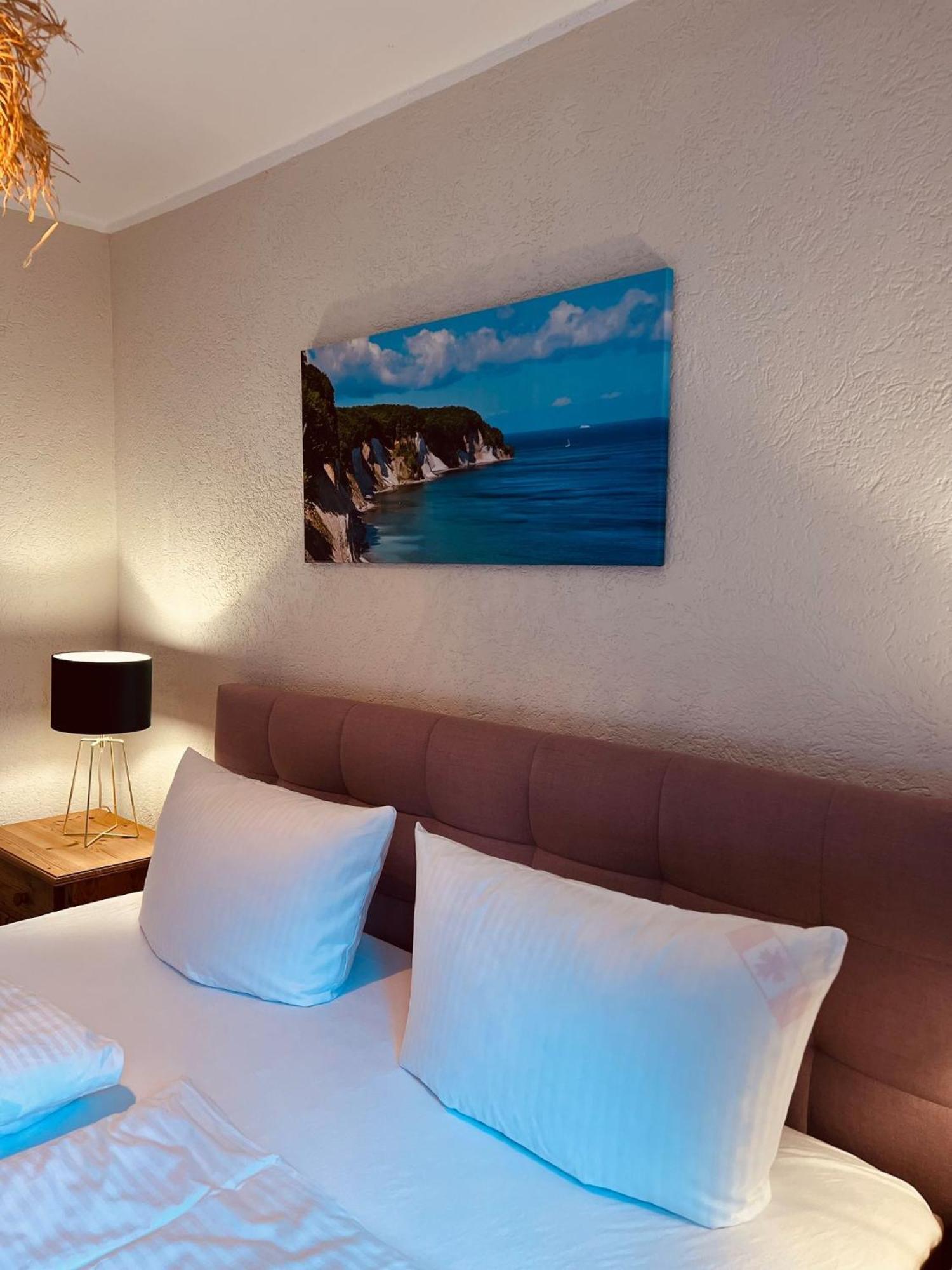 Ferienwohnung "Zur Rebe" ミデルハーゲン エクステリア 写真